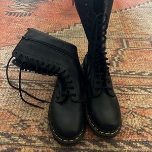 *NEW** Dr. Martens